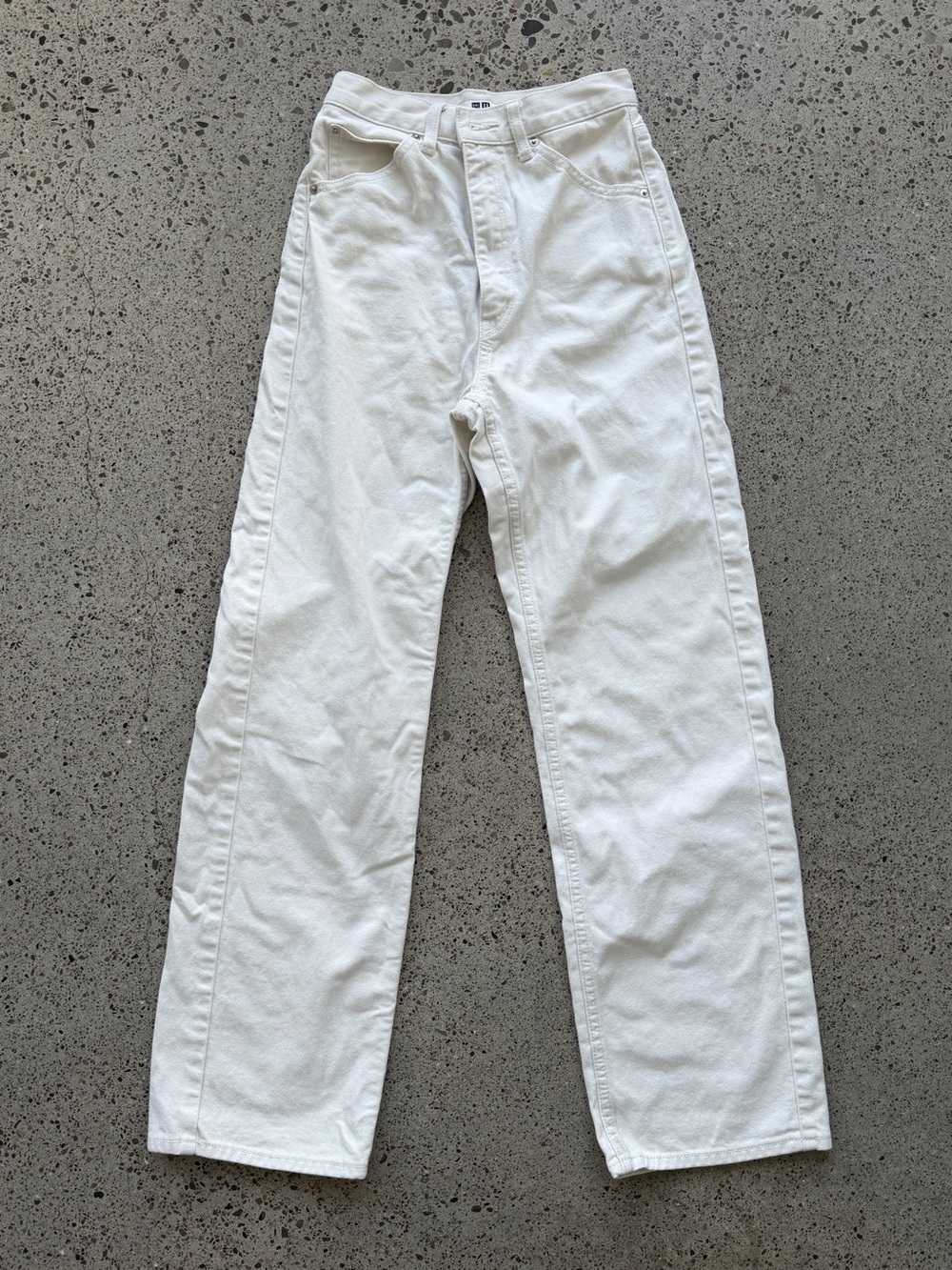 Uniqlo| Cream White High-Rise Straight Jeans